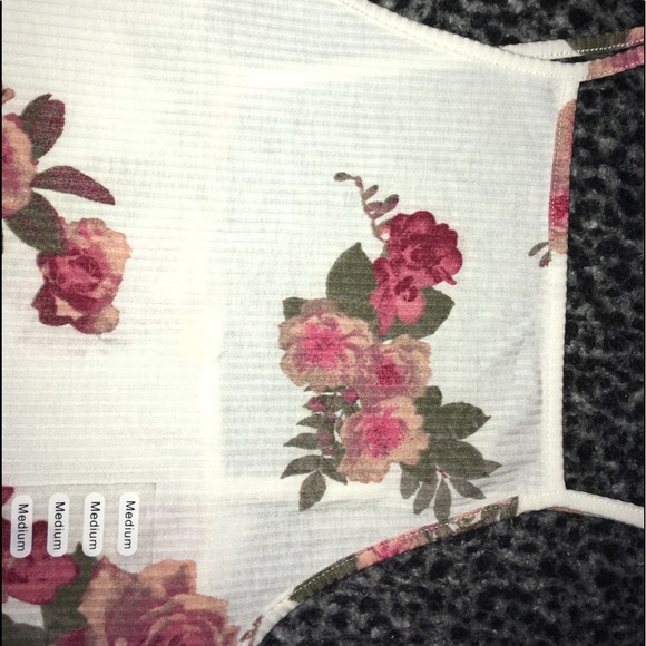 Floral Halter top - Picture 3 of 5